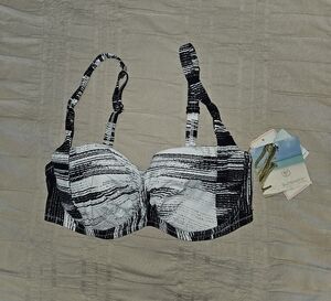 Black and White Women's Bikini Top
